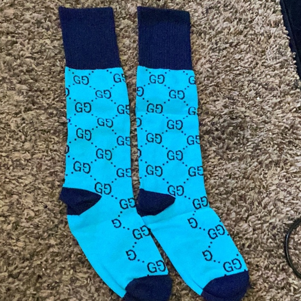 2 pair of Gucci socks official